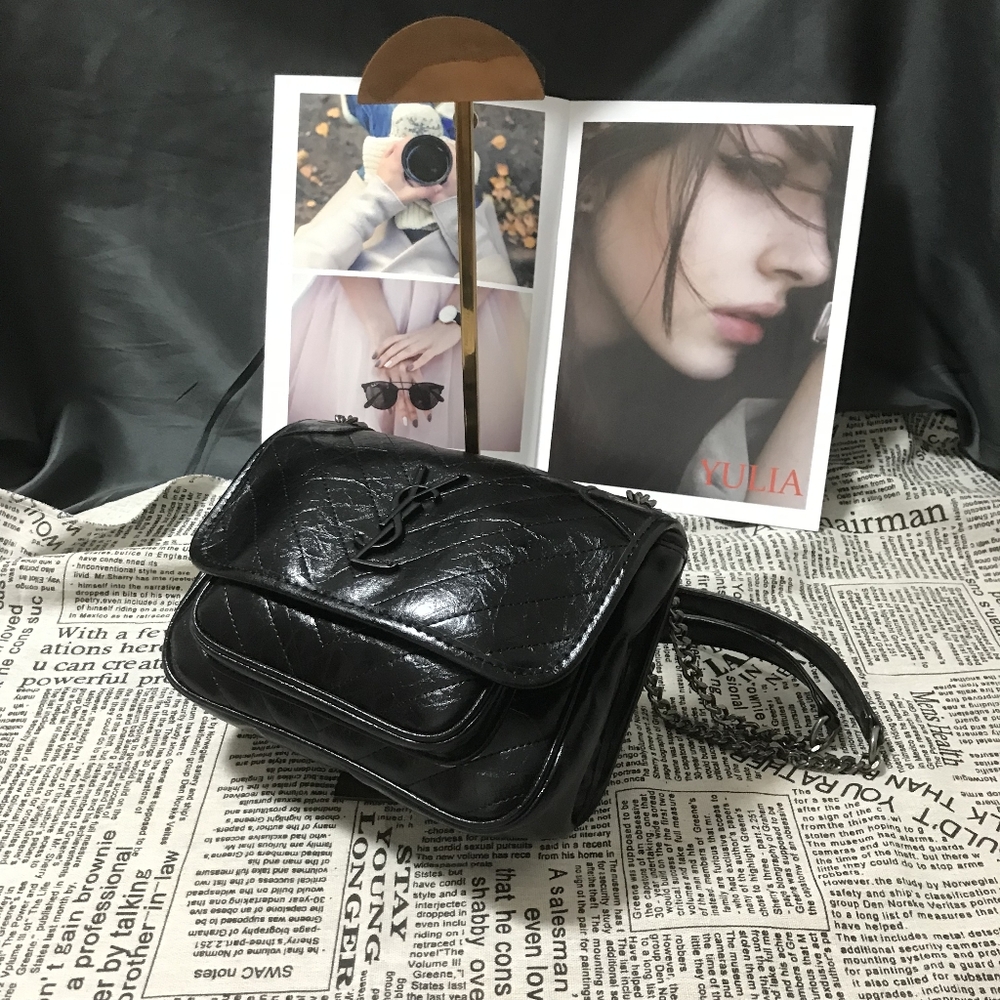 🔥👜RARE👜🔥YSL Saint Laurent Niki Medium Crinkled Glossed-Leather Shoulder Bag